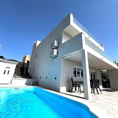 Panorama تروغير