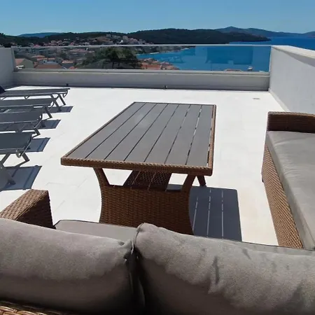 Panorama Βίλα Τρογκίρ